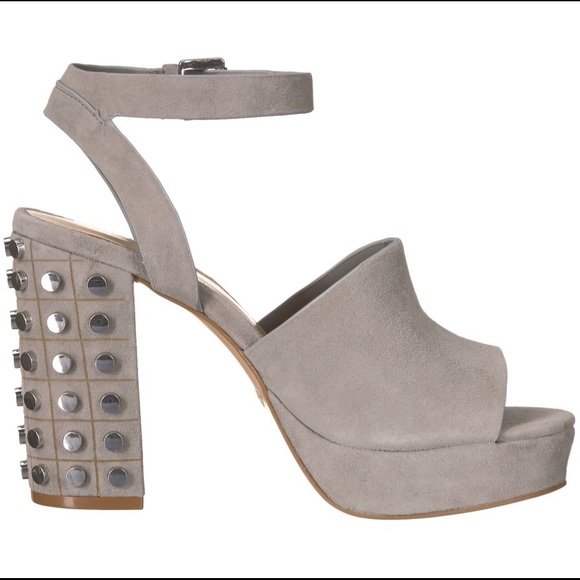 Fergie Women’s JOLIE platform Sandals w/Studs - Picture 3 of 5